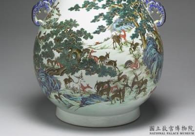 图片[2]-Zun vessel with handles and “Hundred deers” decoration in yangcai painted enamels, Qing dynasty, Qianlong reign (1736-1795)-China Archive